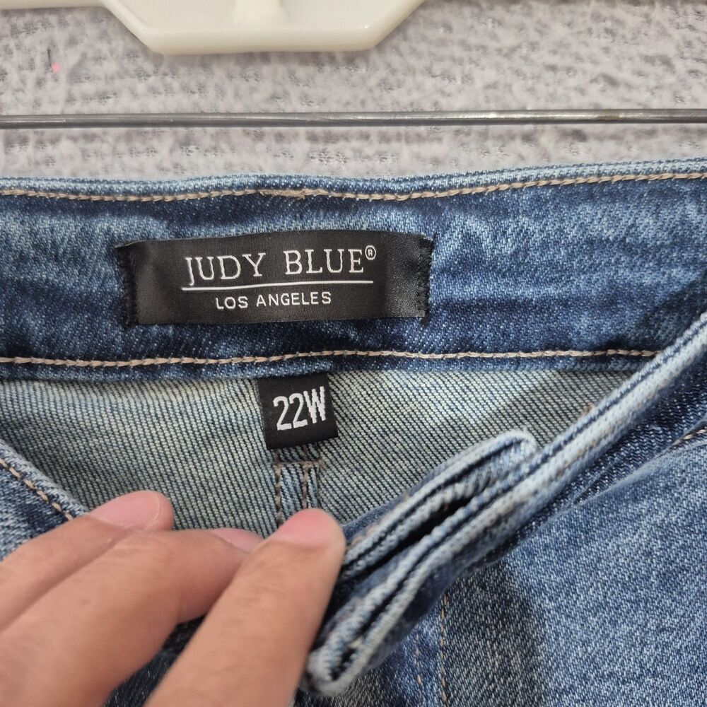 Judy Blue Jeans Women's Distressed Straight Fit Denim Ripped JB88446 MD 22W - Picture 3 of 8